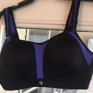 Well built sports bra !!! Soma